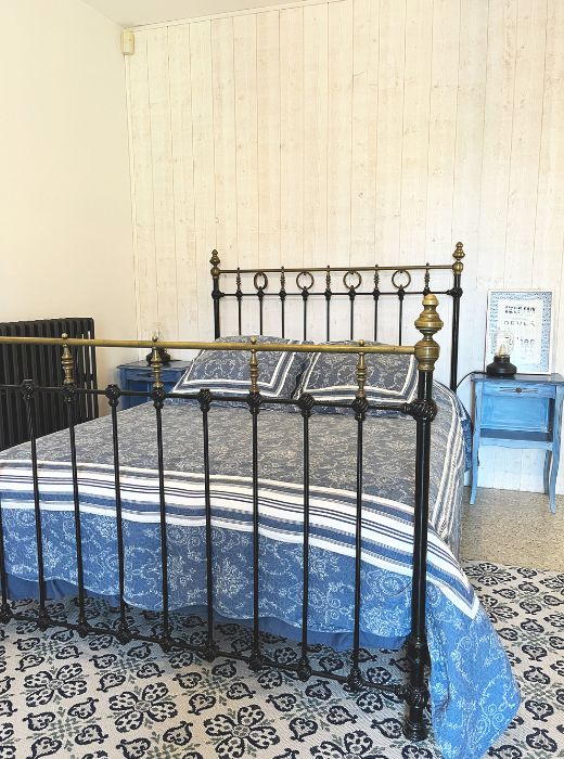 Lit de la chambre bleu